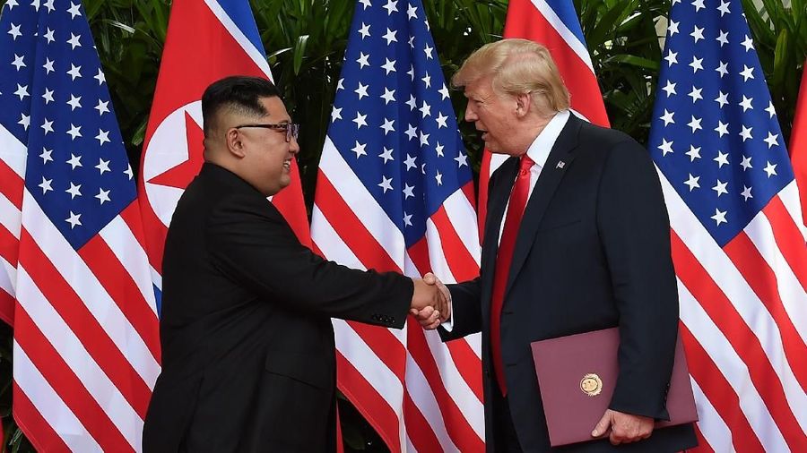 Presiden Amerika Serikat (AS) Donald Trumpakan bertemu Pemimpin Korea Utara Kim Jong Un pada 27 dan 28 Februari di Vietnam