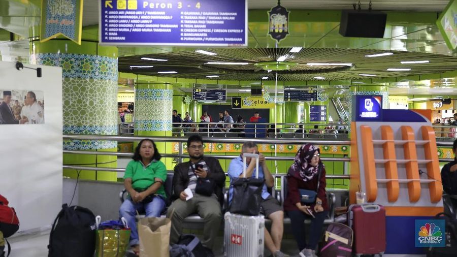 Selama masa angkutan lebaran 2018 tanggal 5 - 11 Juni, sekitar 120.091 penumpang sudah diberangkatkan dari Stasiun Gambir.