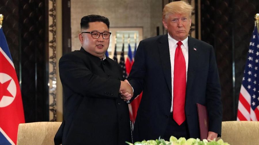 Korea Utara memperingatkan Presiden Amerika Serikat (AS) Donald Trump pada hari Minggu (24/2/2019) untuk tidak mendengarkan kritikus AS.