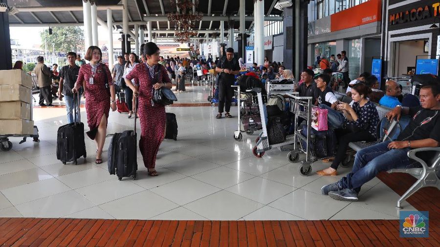 Penumpang dari Eropa dapat bebas memilih maskapai lokal setelah larangan terbang UE bagi maskapai Indonesia dicabut.
