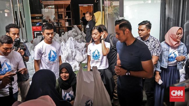AHY Jualan Paket Sembako Berharga Rp200 Ribu Jadi Rp50 Ribu