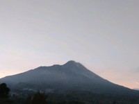 H-2 Lebaran, Gunung Agung Erupsi