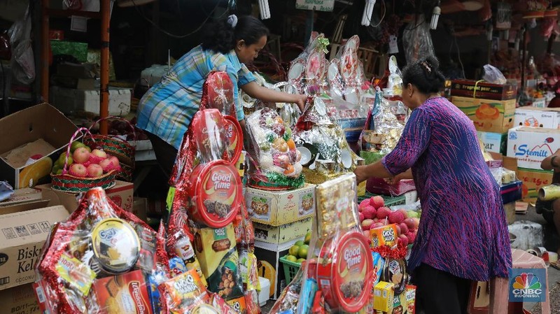Harga yang dijual sekitar Rp 150.000 hingga Rp 2.000.000 tergantung isi dan besarnya parcel.