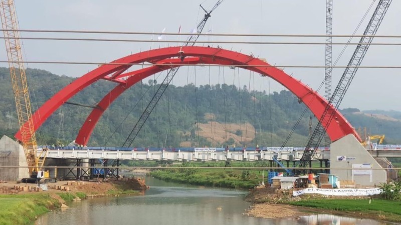 Pembangunan Tol Batang-Semarang termasuk Jembatan Kali Kuto ditargetkan rampung pada akhir 2018