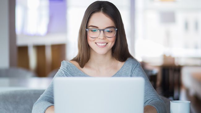 Ramai Work From Home 10 Aplikasi Ini Bantu Tetap Produktif<script async src=