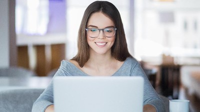 1o Aplikasi yang membantu kamu tetap produktif dan kerja maksimal selama work from home atau bekerja dari rumah ditetapkan perusahaan demi lawan corona.