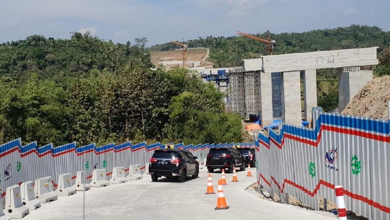 Pembangunan Tol Batang-Semarang termasuk Jembatan Kali Kuto ditargetkan rampung pada akhir 2018