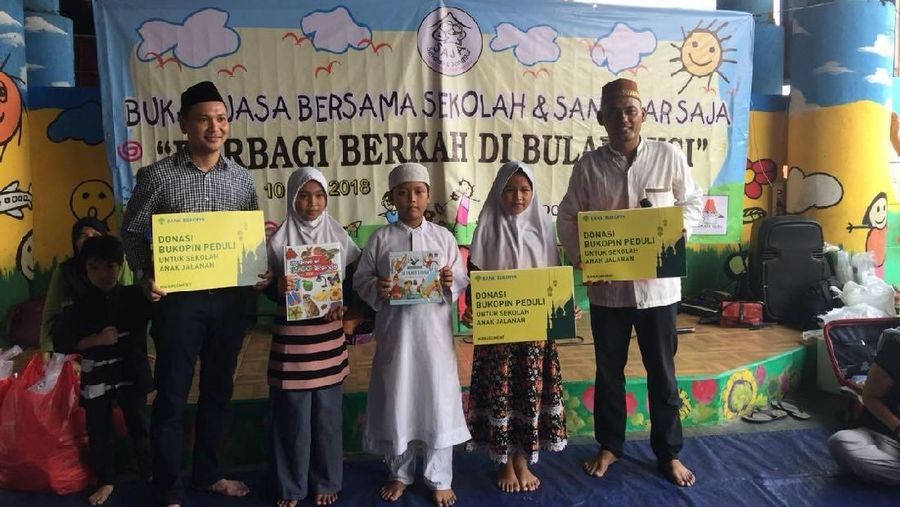 Bank Bukopin, sebagai bagian dari elemen swasta, secara konsisten menunjukkan kepeduliannya dalam upaya mencerdaskan kehidupan bangsa.