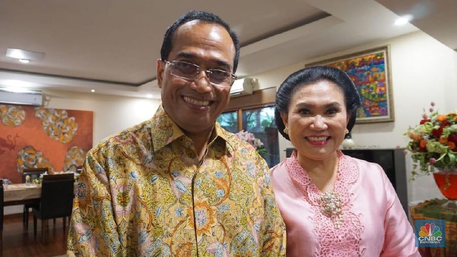 Menteri Perhubungan Budi Karya Sumadi berharap pencabutan larangan terbang UE diikuti investasi di sektor penerbangan.