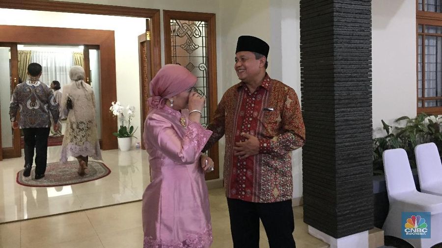 Perry Warjiyo menyambut sendiri kedatangan tamu spesial ini.
