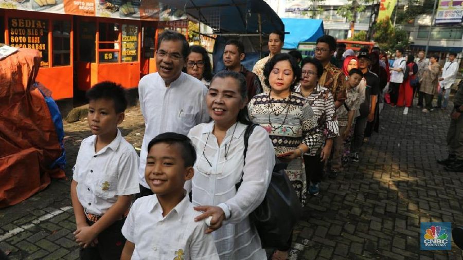 Warga padati open house Jokowi di Istana Bogor sejak hari Jumat pagi.