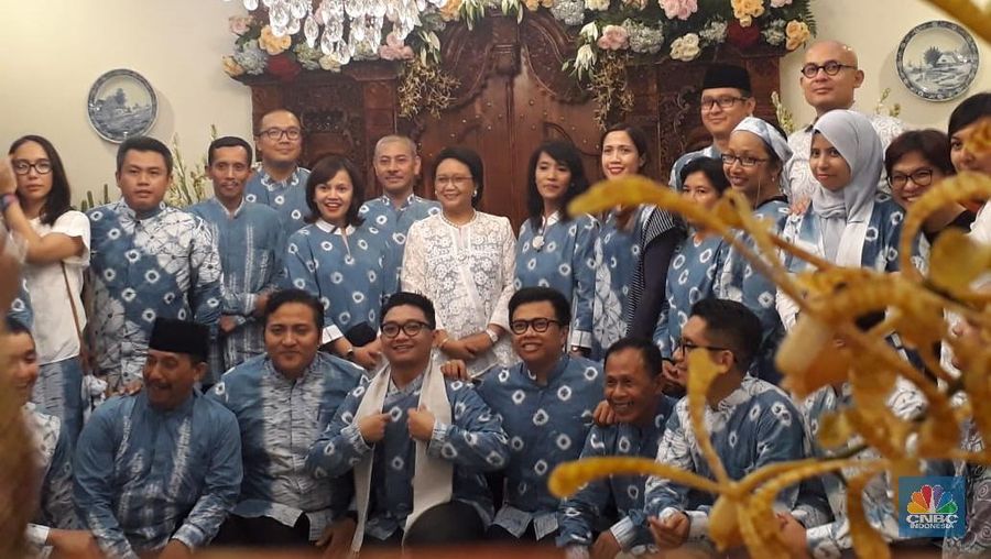 Menteri Luar Negeri Retno Marsudi menggelar open house untuk merayakan Idulfitri.