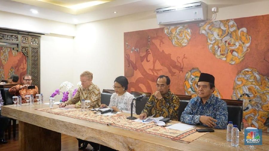 Pemerintah mengatakan dikeluarkannya RI dari EU flight ban adalah wujud kepercayaan terhadap industri penerbangan Indonesia.
