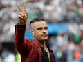 Ulah Jari Tengah Robbie Williams di Piala Dunia 2018