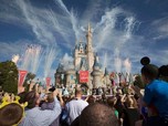 Karyawan Disneyland California Minta Kenaikan Gaji