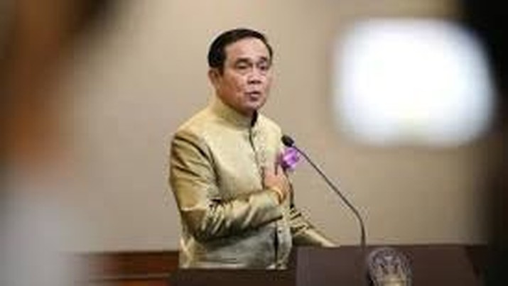 FILE PHOTO: Thailand's Prime Minister Prayuth Chan-ocha gestures during a news conference after a weekly cabinet meeting at Government House in Bangkok, Thailand, January 9, 2018. REUTERS/Athit Perawongmetha/FIle Photo