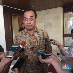 Menhub: Pengerjaan KCIC & LRT Jangan Numpuk di Satu Tempat