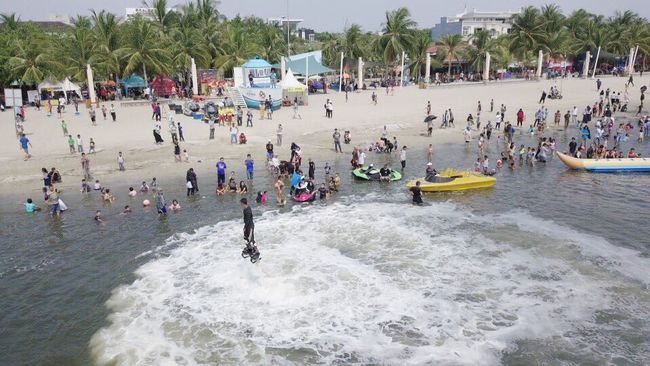 Hari Pertama Lebaran, Ragunan Tutup Sedangkan Ancol Buka