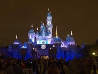 Corona Mau Good Bye, Disney Buka Taman Hiburan April