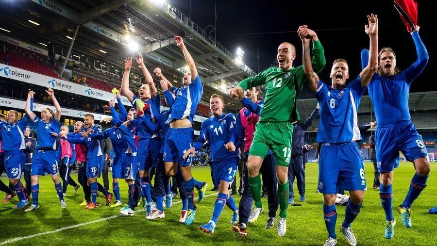 Skuad Islandia yang berhasil lolos ke putaran final Piala Dunia ini sebagian anggotanya bukan murni pesepakbola.