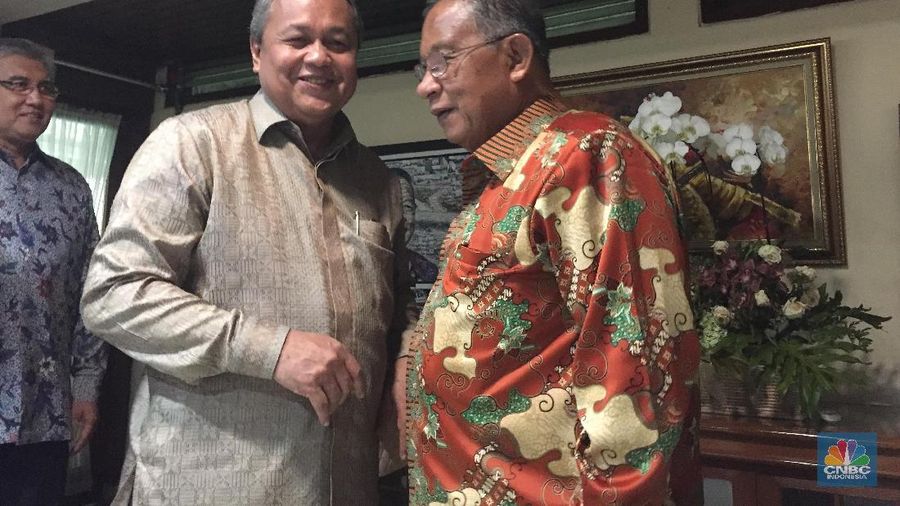 Pemerintah tidak akan intervensi keputusan Bank Indonesia soal suku bunga.