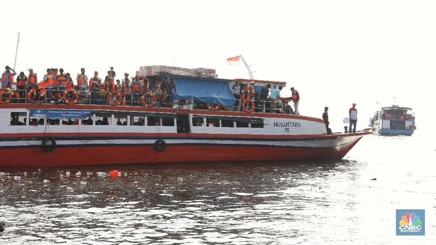 Masih ditemukan kelebihan muatan kapal yang dioperasikan di dermaga tersebut.