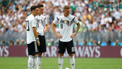 Kroos: Oezil Pensiun karena Kasus Rasial Itu Bohong