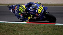 Terpuruk di FP2, Rossi Keluhkan Masalah Klasik di Yamaha
