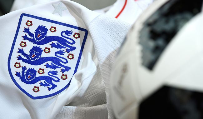 Auman Senyap Singa Muda Inggris