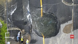 VIDEO: Gempa Osaka Guncang Kawasan Industri Jepang