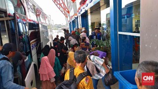 Jelang Nyepi, Penumpang di Terminal Pulogebang Melonjak