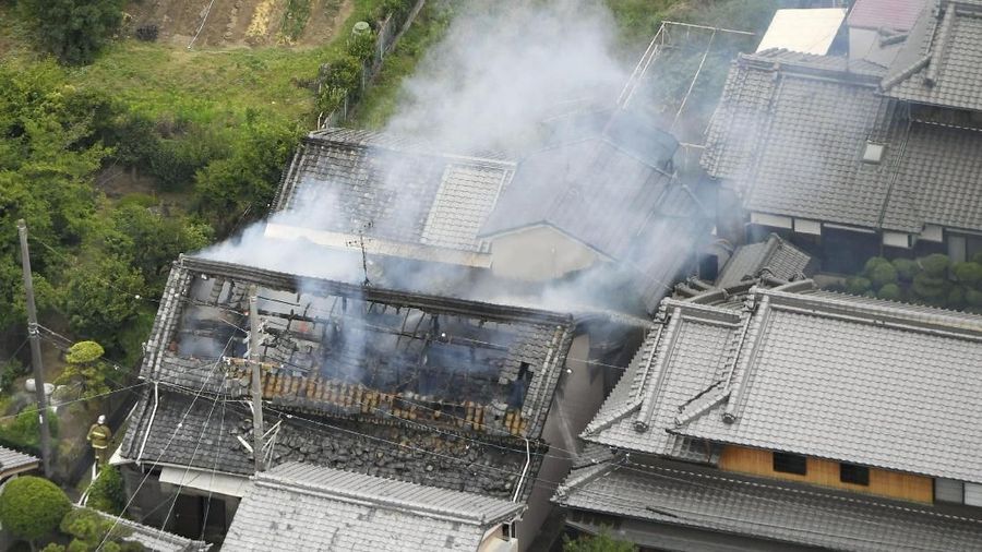 Gempa besar terjadi dengan kekuatan 6,1 Skala Richter (SR) pagi tadi di Osaka.