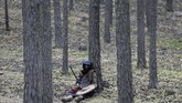 Masing-masing tentara itu ditirukan kostumnya oleh ribuan orang di Ceko. (REUTERS/David W Cerny)