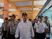 Menhub Ancam Tak Jalankan Proyek KA Cepat Jakarta-Surabaya