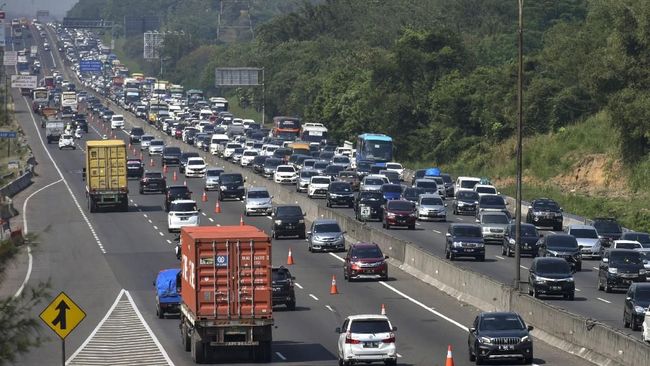 Arus Balik, Contraflow Diberlakukan di Tol Cikampek
