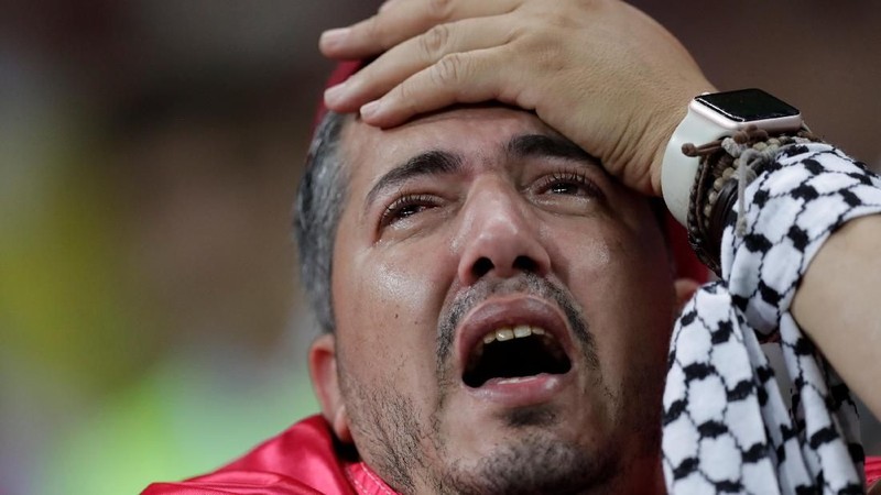 Kehidupan sepakbola tidak dapat dipisahkan dari suporter, tanpa mereka sepakbola tidak akan dinamis karena mereka yang jadi salah satu faktor penambah semangat.