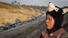 FOTO : Potret Lelah Kaum Urban dalam Arus Balik Lebaran 2018