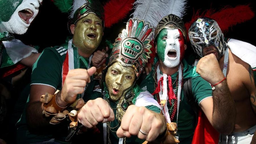 Kehidupan sepakbola tidak dapat dipisahkan dari suporter, tanpa mereka sepakbola tidak akan dinamis karena mereka yang jadi salah satu faktor penambah semangat.