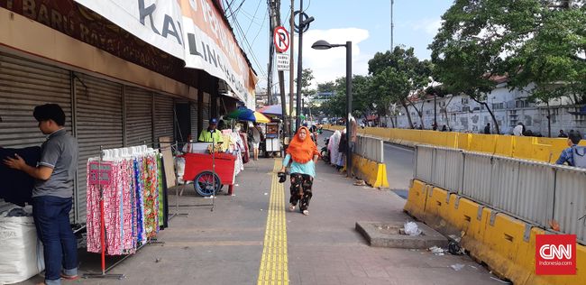 H+4 Lebaran, Aktivitas Jual Beli di Tanah Abang Masih Sepi H+4 Lebaran, Aktivitas Jual Beli di Tanah Abang Masih Sepi