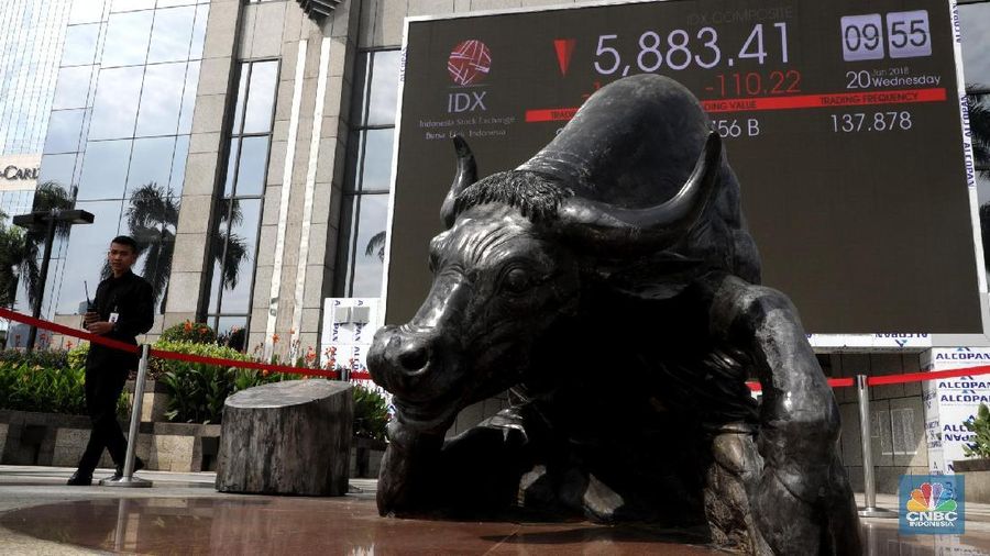 Pasar saham Indonesia kembali dibuka mulai hari ini setelah libur panjang hari raya Idul Fitri.