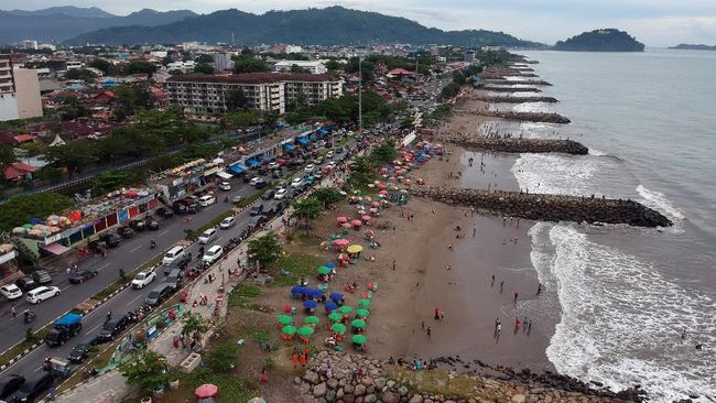 Pantai Padang Titik Sunset Kebanggaan Sumatera Barat