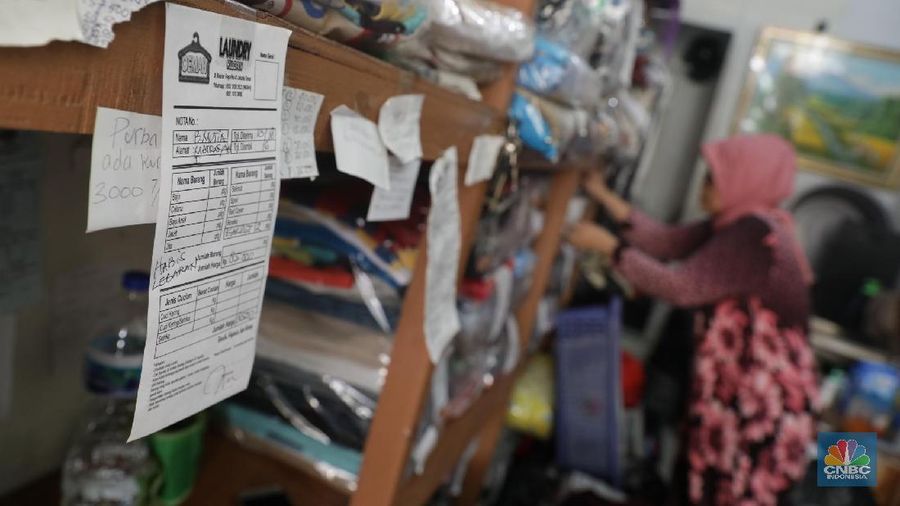 Saat musim libur lebaran jasa cuci dan setrika meningkat hingga 90% dibandingkan hari biasa.