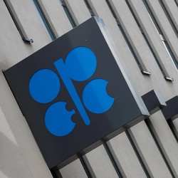 OPEC+ Umumkan Kesepakatan Baru, Siap-Siap Harga Minyak Turun!
