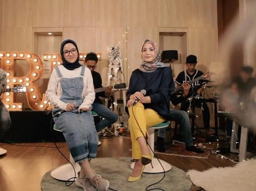 Nagita Slavina Berhijab Saat Duet dengan Nissa  Sabyan  