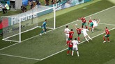 Cristiano Ronaldo mencetak gol cepat di menit keempat sekaligus mengantar Portugal menang 1-0 atas Maroko. Ini menjadi gol keempat pemain Real Madrid tersebut usai menorehkan hattrick ke gawang Spanyol. (REUTERS/Christian Hartmann)