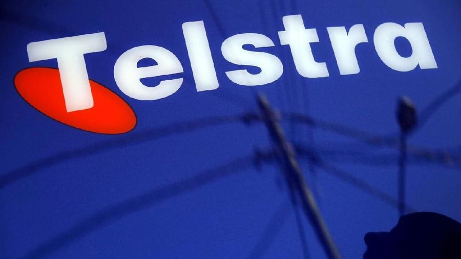 Telstra menargetkan pemangkasan beban perusahaan ekstra sebesar Aus$1 miliar hingga 2022.