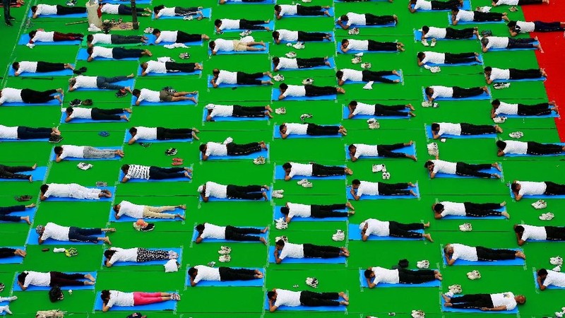 Hari Yoga Internasional ini dirayakan setiap tanggal 21 Juni, sesuai dengan konvensi di Perserikatan Bangsa-Bangsa (PBB) yang dicapai tahun 2014 lalu.