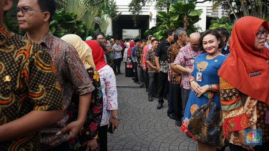 Pemerintah akan membentuk lembaga baru untuk mengelola dana pensiun aparatur sipil negara alias PNS.