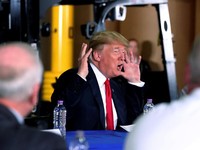 Trump Ancam Kenakan Tarif ke 124 Produk Asal Indonesia