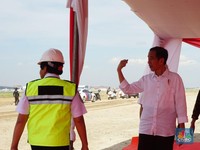 Jokowi Pantau Proyek Runway 3 Soetta, Apa Pentingnya?